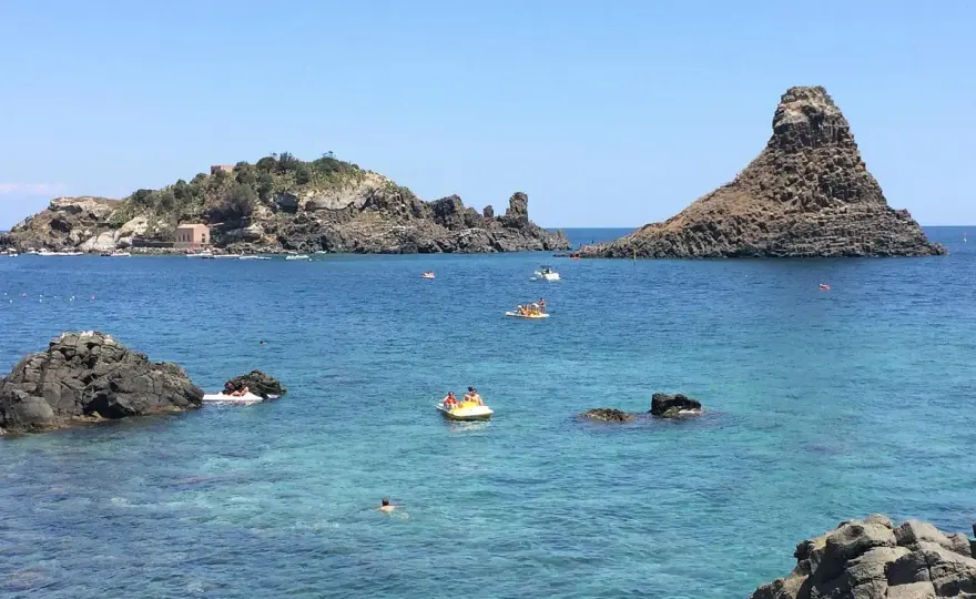 Plages d'Aci Trezza - Le guide pour une baignade réussie