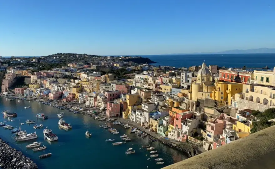 Procida ou Ischia - Quelle île choisir pour vos plages ?