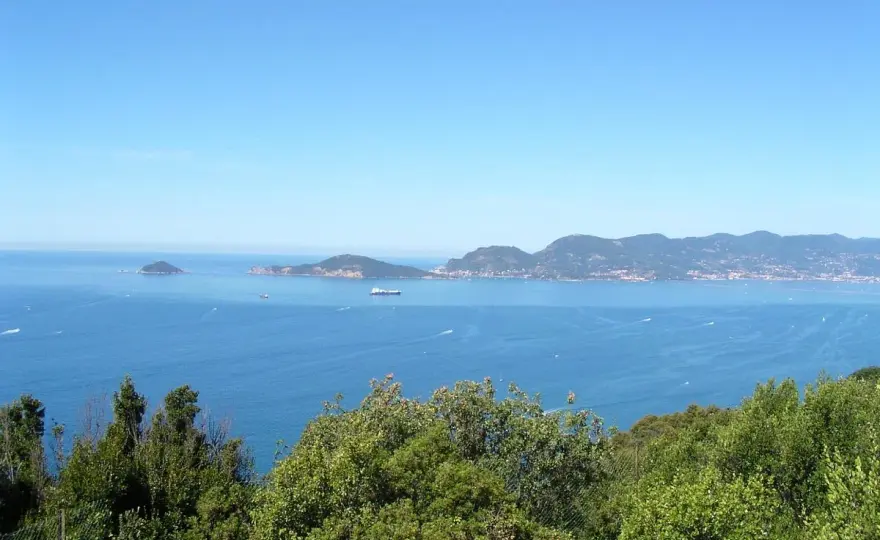 Punta Corvo - Plage sauvage en Ligurie - Guide complet