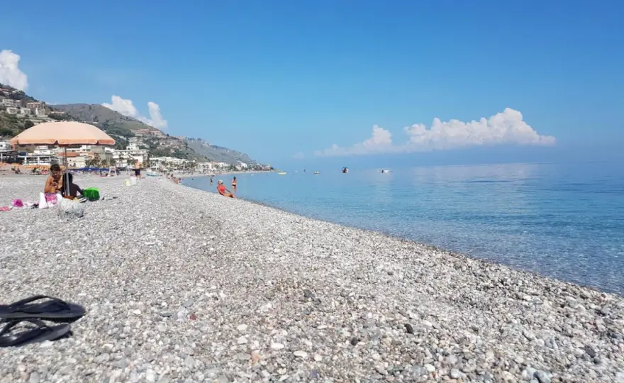 Plage de Letojanni - Libre ou lido ? Le guide pour bien choisir