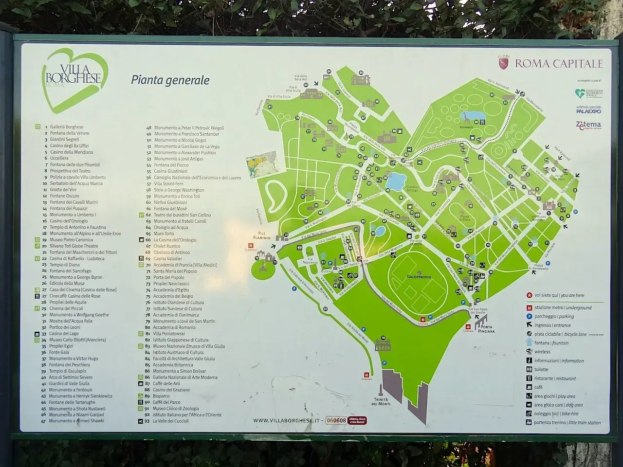 Plan général de la Villa Borghese, idéal pour une visite. Découvrez les fontaines, monuments et musées de ce parc romain.